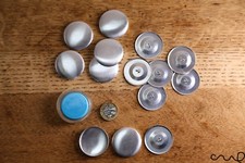 60L Knopfherstellung Werkzeug und 10 Rohlinge Selbstabdeckung Knopf Sets 38mm Nähen Bastelset