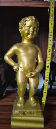 Manneken pis guss vergoldet - manneken,