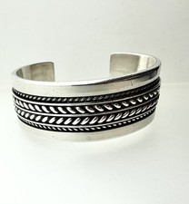 Designer Armreif Tom Hawk