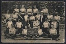 Gruppe Männer im Turndress