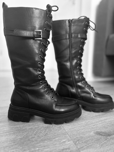 Schwarze plateaustiefel mit - schwarze,