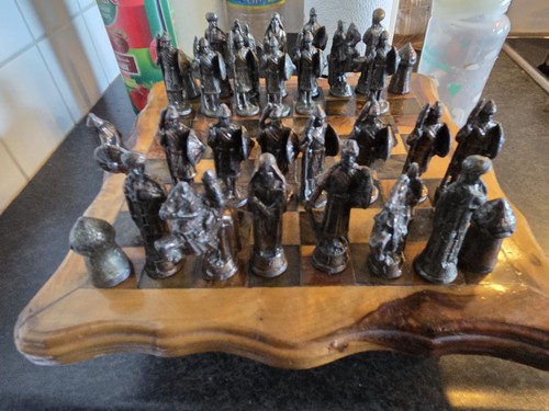 Holzschach mit metallfiguren - holzschach,