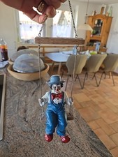 Gillde Clown auf SCHAUKEL