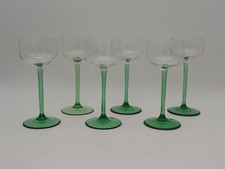 sechs Weingläser , wohl