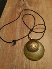 Lange Halskette Mit Lederband