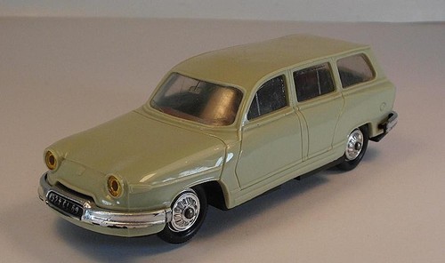 Norev 4 panhard 17 - 1/43, nr.