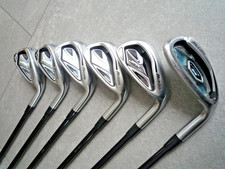 Damen Golfschläger Eisensatz Mizuno JPX800 mit L-Flex Graphitschäften, neuwertig