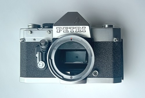 Petri 35mm slr - v6,