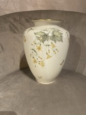 Vase antikes Porzellan in