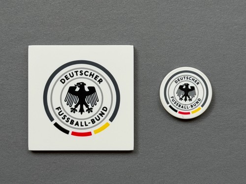 Dfb emblem auf - dfb-emblem,
