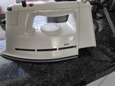 Bügeleisen, Dampfbügeleisen Braun Vario 6000