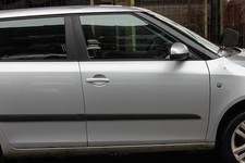 Skoda Fabia 5J Limousine Farbe