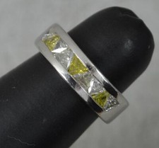 Schwerer Halb-Ewigkeits-Vorsteckring Platin und 1,00 kt Billionenschliff Diamant