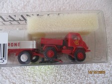 Brekina 39052 Unimog 402 mit Anhänger und Tank Circus Krone