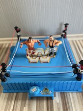 WWF Ring von Hasbro mit 2 Wrestlern Figuren