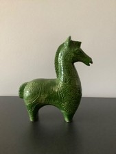 Hübsches grünes Keramikpferd