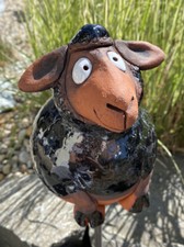 Keramik Schaf schwarz Gartenkugel Lamm Handarbeit Gartenstecker Beetstecker