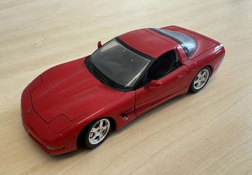 Bburago chevrolet corvette - chevrolet,