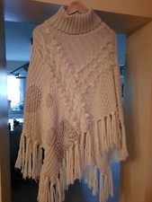 Wunderschöner Pocho von Desigual onesize NEU! Passt von Gr. 40- 46 