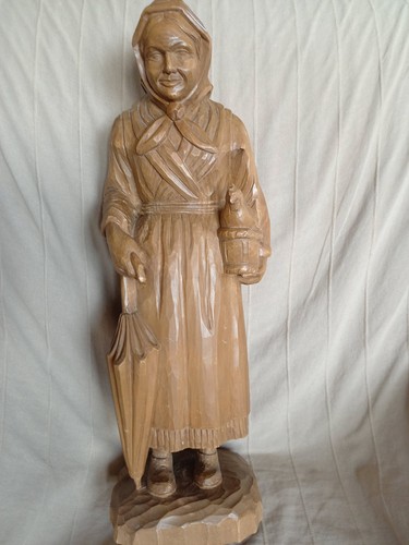 Holzfigur massiv bäuerin - holzfigur,