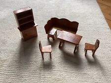 Antike Puppenhausmöbel Eckbank , Schrank, Tisch und zwei Stühlen, Holz bemalt