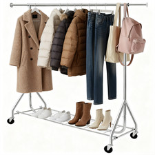 Kleiderständer auf Rollen