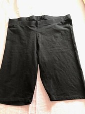 2 kurze Stoff Hosen Damen