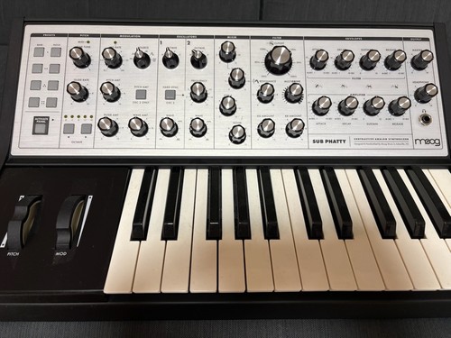 Moog sub phatty analog - moog,