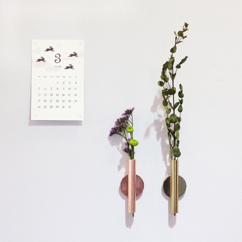 Wandvase mit blumenstiel - wandvase,