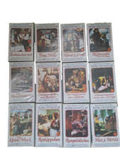 33 VHS Videokassetten-Originale: Konvolut 30 Märchenfilme,  3 Musicals