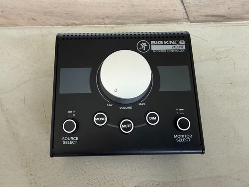 Mackie big knob - big, passive