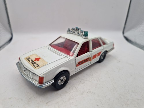Corgi opel senator - 1:36,