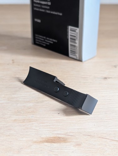 Thumb support for leica - thumb,