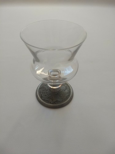 Glas mit markierung aus zinn - glas,