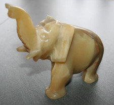 Elefant Onyx Marmor 818 g und