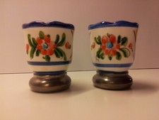 2 WMF Keramik Eierbecher mit Metall-Fuß Blumen-Design Florenz handbemalt 