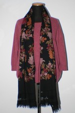 Sehr schönes Peruvian Connection Wolltuch, bestickt m. Blüten, Neupreis 400 Euro