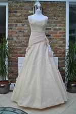 Nicola Anne BRAUTKLEID UK12