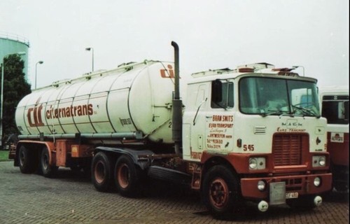 Tekno 76410 mack 700 - f, 6x4