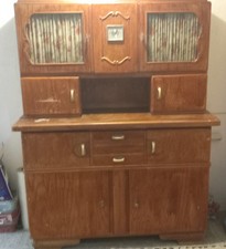 Omas alter Küchenschrank