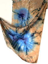 Seidentuch beige-blau Batik