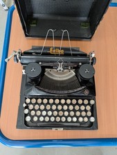 Schreibmaschine Erika Naumann