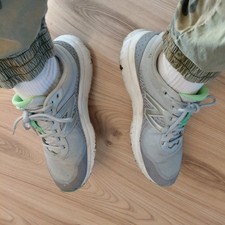 Gay'le Used Sneakers NEW