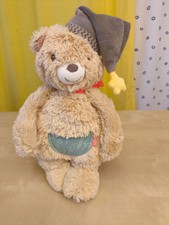 Fehn Stofftier Kuscheltier Plüschtier Teddybär Bär mit Zipfelmütze und Halstuch