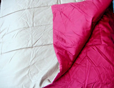 Tagesdecke Bettüberwurf weinrot/beige 1,59 x 1,39 m, leicht Polyester m. 2%Seide