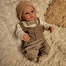 Liebevoll gestylte Babypuppe