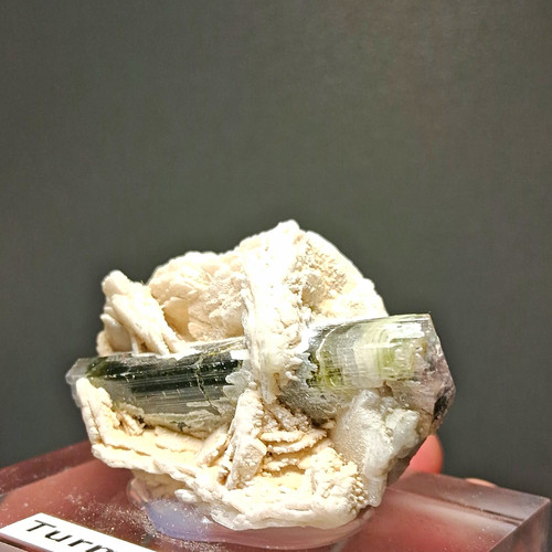Turmalin mineralstufe auf - turmalin,