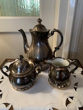 Porzellan Milchkännchen +