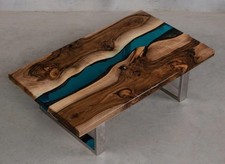 Couchtisch aus Massivholz und