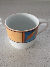 Kaffeetassen mit Untertassen